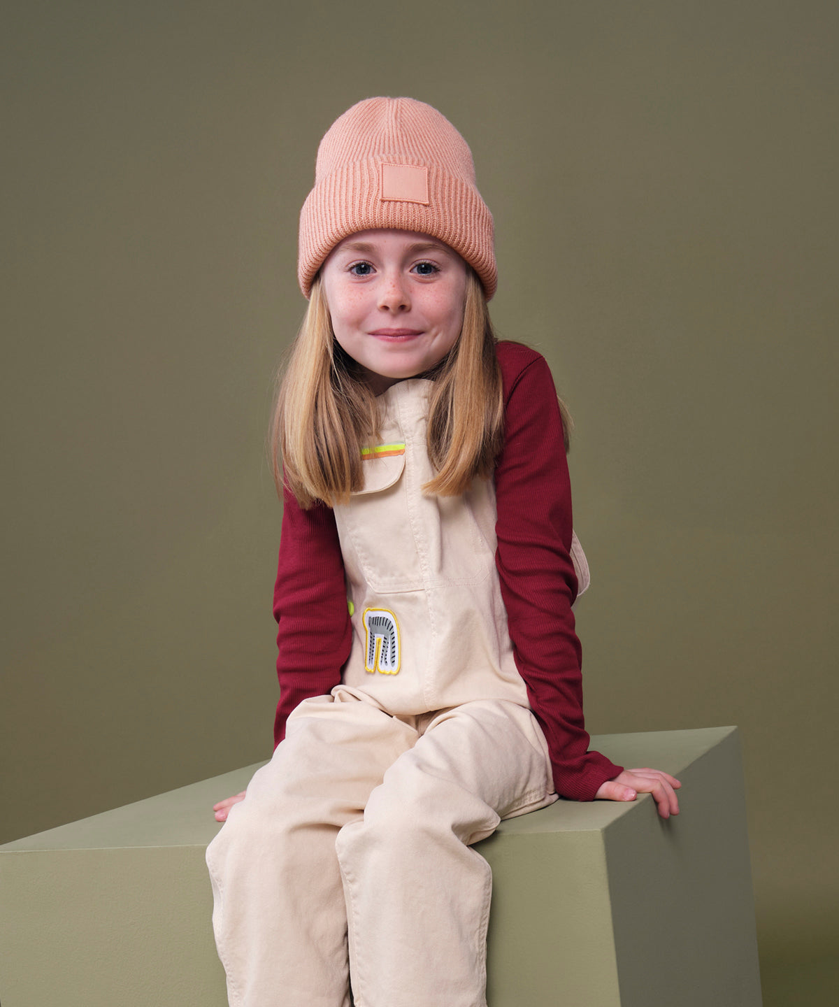 Kids deep cuffed tonal patch beanie